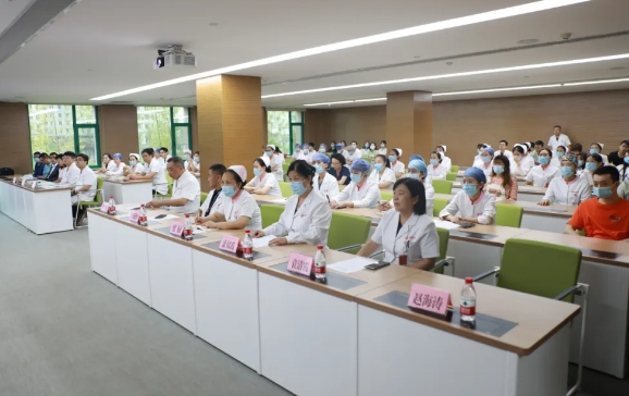 安全用械 守護(hù)健康——我院舉辦首屆“急救、生命支持類設(shè)備安全使用月”活動